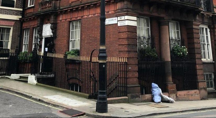 Titkos történelem: több, mint 30 évig használtak a kémek üzenetváltásra egy londoni lámpaoszlopot