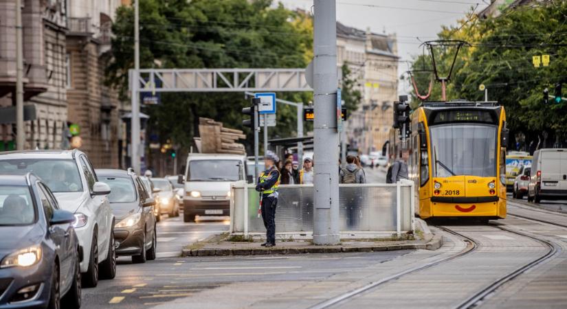 Rövidített útvonalon járnak a 4-es és a 6-os villamosok a hétvégén
