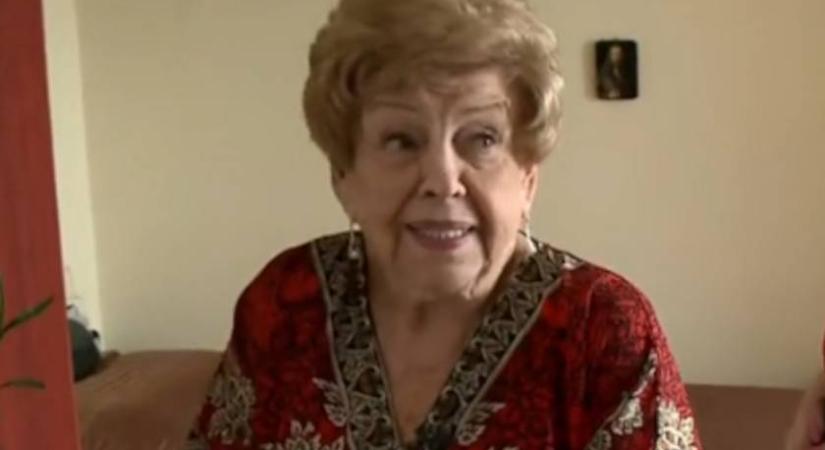 Pásztor Erzsi otthona képeken: a 86 éves színészlegenda lakása kicsi, de imádni való