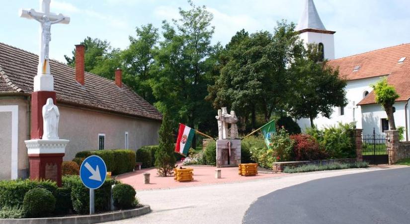 Csak 62-en lakják a tündéri kis falut: 8 Balaton-felvidéki település, ahol ősszel sem áll meg az élet