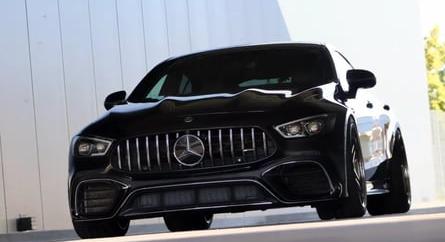 21 colos felnikkel és új kipufogókkal feszít a Mariani Mercedes-AMG GT-je