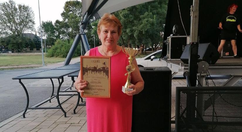 Papuccsal lépett elő sütimesterré a túrkevei nyugdíjas hölgy