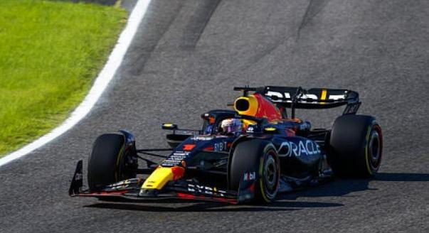 Verstappen leiskolázta a mezőnyt az F1-es Japán Nagydíjon