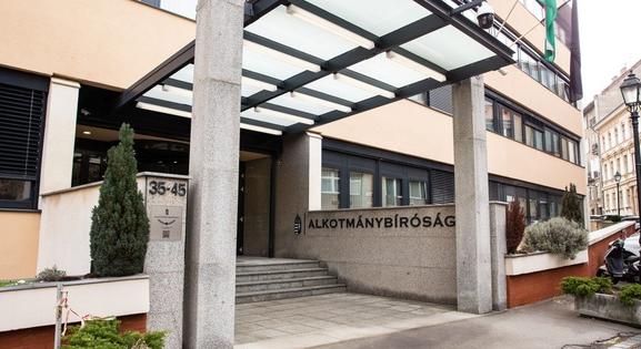 A Párbeszéd az Alkotmánybírósághoz fordul a kormány törvénytelen rendelete miatt