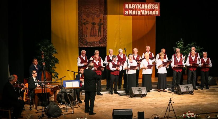 Szüreti gálaest teltház előtt (fotógaléria  videó)