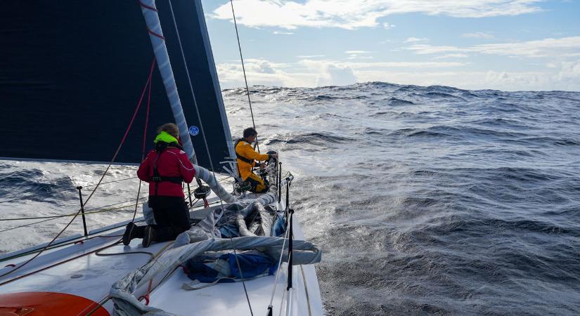 IMOCA 60 – Célba ért a Défi Azimut 48 órás futama – beszélgetés Fa Nándorral