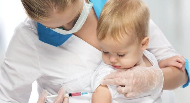 Új fizetési kategóriában emelnék az egészségügyi béreket