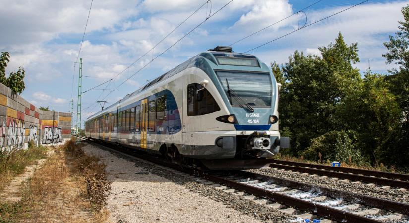 Halálra gázolt egy embert a vonat Hárosnál