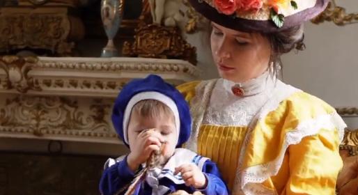 Indul az időutazás, ez az anyuka úgy éli mindennapjait, mintha még mindig 1880 lenne