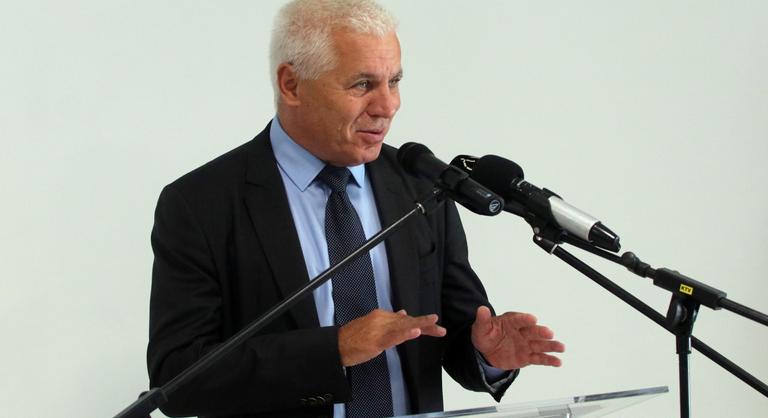Bemutatott a momentumos képviselőnek Nyíregyháza polgármestere