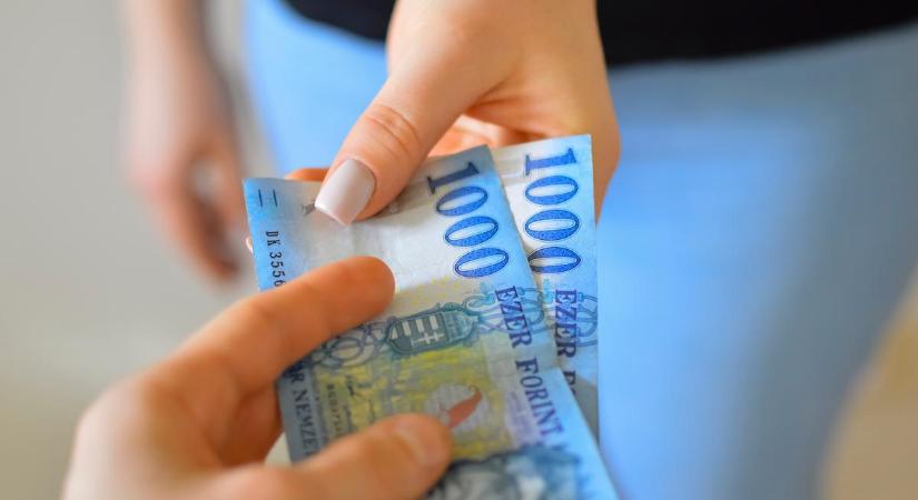 Megjöttek a számok: ennyivel kaphatnak többet a nyugdíjasok novembertől