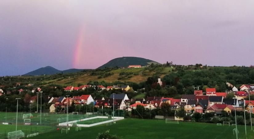 Szivárvánnyal búcsúzott az esős hétvége Hevesben