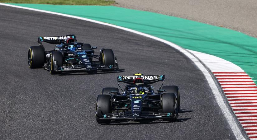"Nem volt értelme" megpróbálni a Mercedesnek a DRS-trükköt Hamilton szerint
