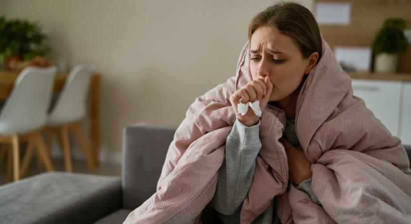 Komoly szövődményekkel robban az őszi járvány: ezek most a tünetek, rengetegen esnek ágynak
