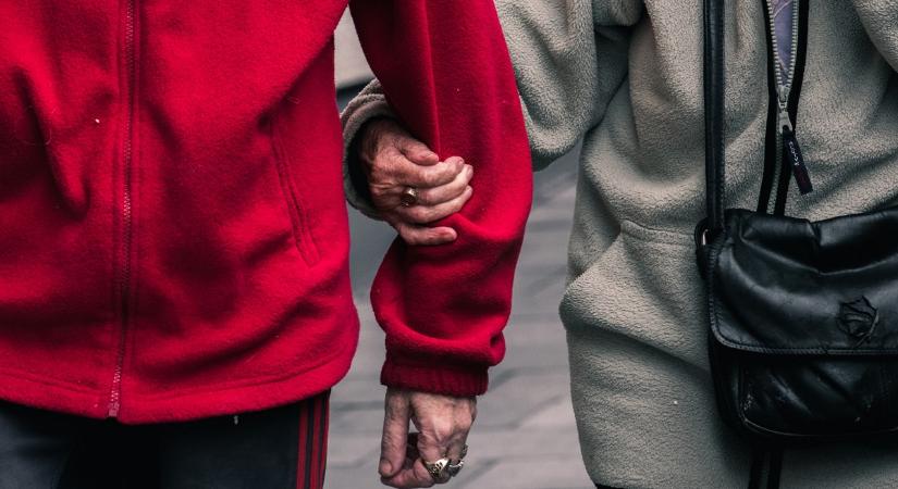 Nyugdíjszakértő számolta ki, pontosan mennyi pénzt kaphatnak az idősek novemberben