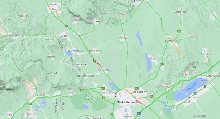Baleset miatt teljes útzár van a 81-es főúton, dugóra kell készülni az M3-ason és az M0-son is
