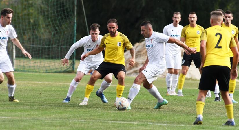 Csúcsrangadó, horrorbaleset és kilencgólos győzelem – eseménydús hétvégét zártak a csapatok a vármegyei élvonalban