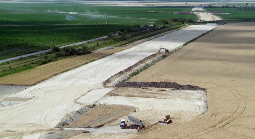 Pár éven belül négy sávon autózhatunk hazánk egyik legforgalmasabb főútján