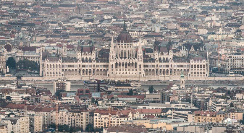 Elkezdődik a parlament őszi ülésszaka