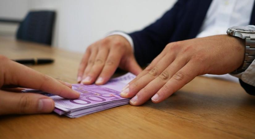 Bank360: Egyre többen élnek hitelből, és egyre nehezebben törlesztenek