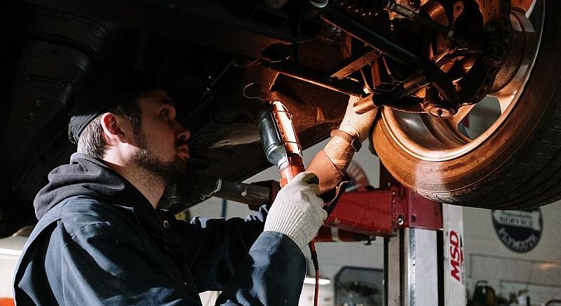 A gyártók szervizhálózatait támadják a sztrájkolók