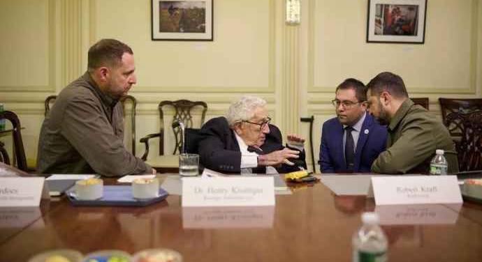 Kissinger módosított