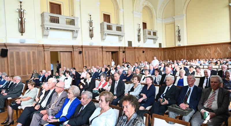 Jubilánsait köszöntötte a debreceni orvostudományi kar