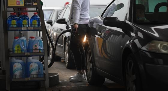 Hosszú idő után olcsóbb lesz a benzin