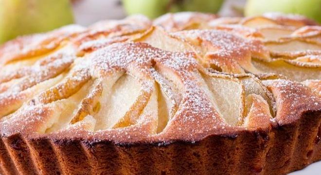 Vegán „sajttorta” körtével – kiadósabban és nagyon egyszerűen