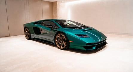 Igen jól áll a zöld a Lamborghini Countach LPI 800-4-nek