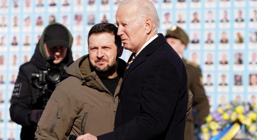 Az összeomlás szélén Ukrajna: Zelenszkij az amerikaiaknak könyörög
