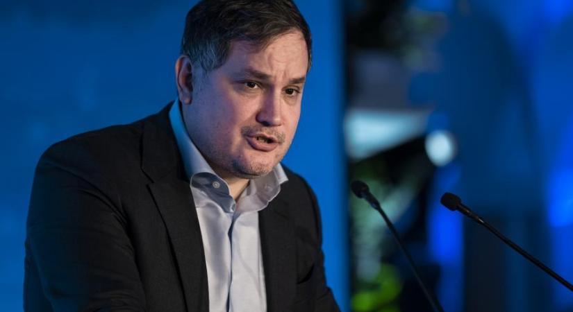 Két százalékkal csökkent a reálbér, de Nagy Márton tárcája szerint most már aztán növekedés lesz
