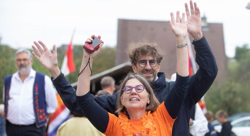 Narancssárgába öltözött a holland napon Tótvázsony