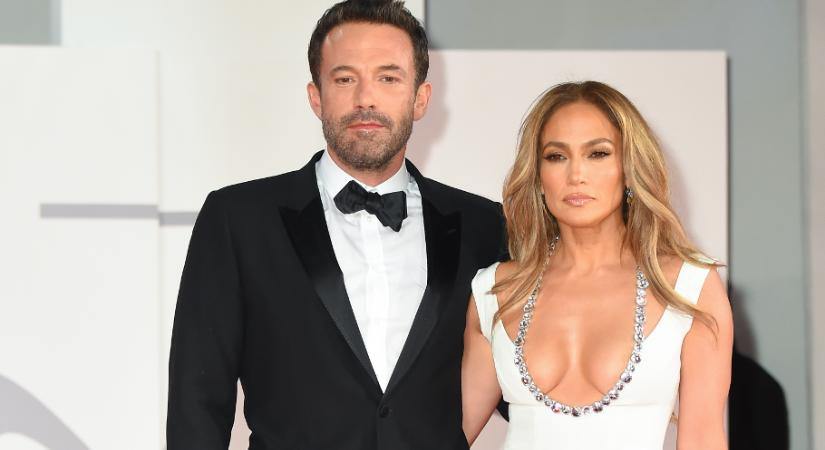 Kitálalt a bennfentes: Jennifer Lopez gyűlöli, hogy háziasszony lett Ben Affleck mellett