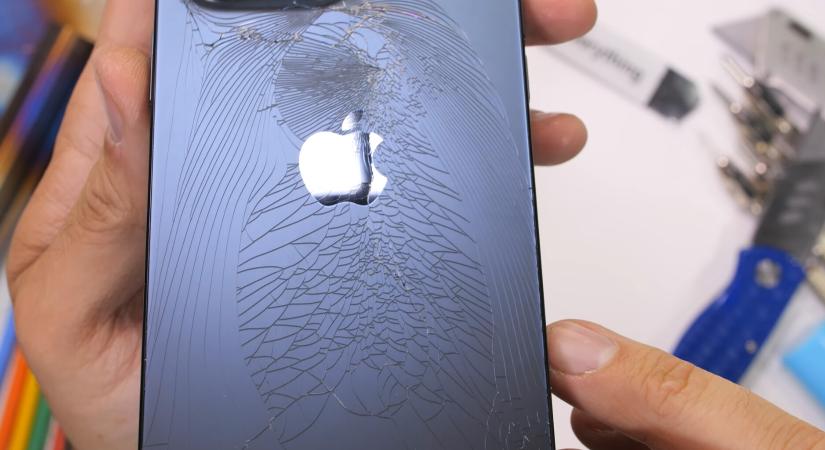 Breaking News: tropára ment a hatszázezres iPhone 15 Pro Max