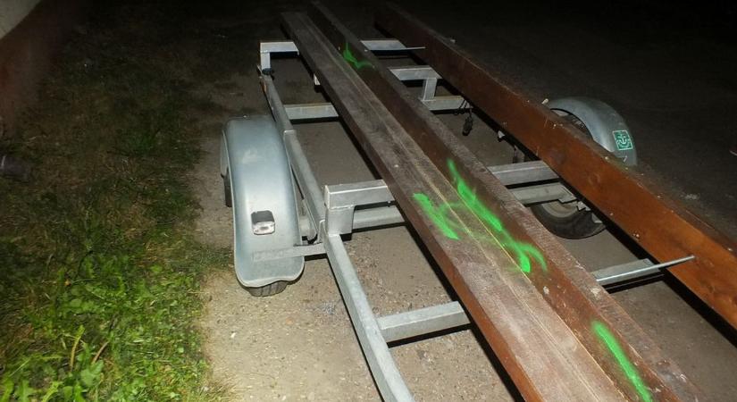 A Körösbe dobálta az utánfutóról leszerelt alkatrészeket a kunszentmártoni férfi