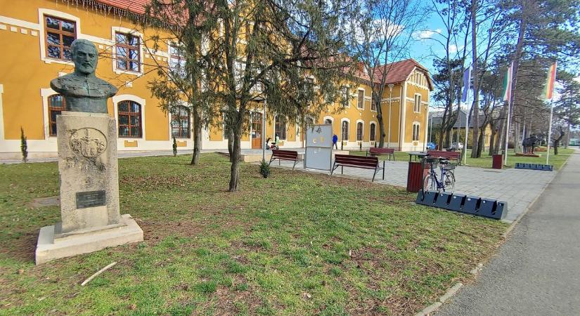 Könyvbemutatóra és megemlékezésre vár a komáromi múzeum