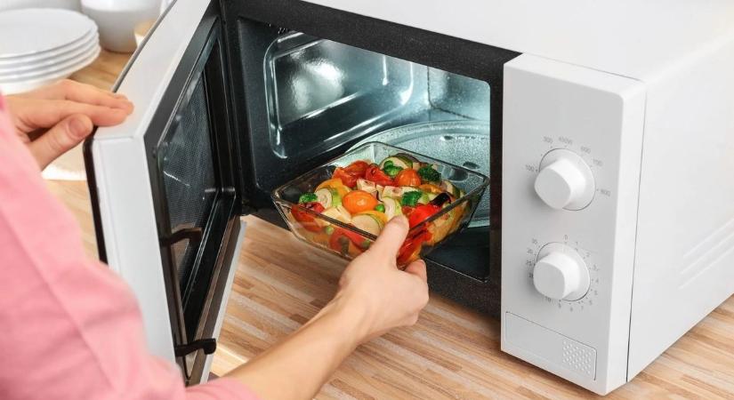 Ezekkel a praktikákkal már főzni is tudunk a mikrohullámú sütőkben