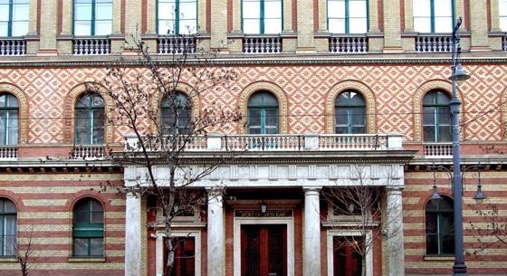 Szabad Európa: Amerikai neonácik miatt fulladt botrányba az ELTE nyári egyeteme