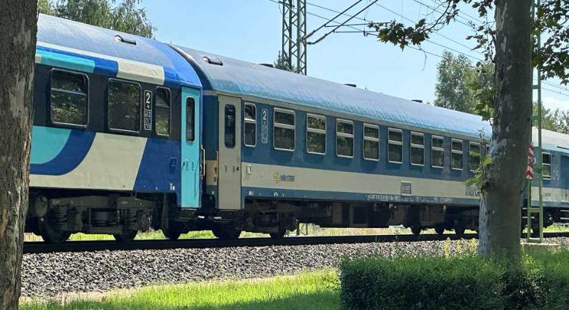 Tragédia a Balatonnál: elgázolt egy embert a Helikon InterRégió