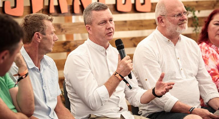 A szlovákiai magyar párt vezetője élő adásban tagadta meg a Fideszt