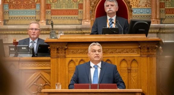 Orbán azonnal beszólt legfontosabb emberének a parlamenti beszédében