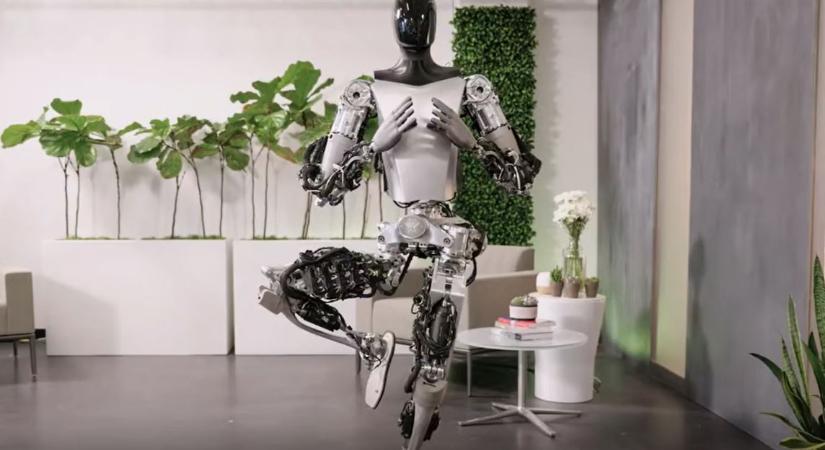 Egy új videóban már jógázni is láthatod a Tesla robotját