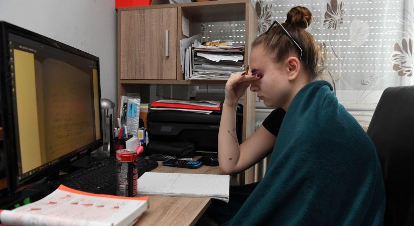 Ön is magányos és elkeseredett? – sok debreceni középkorú és fiatal keresi fel a lelkisegély szolgálatot
