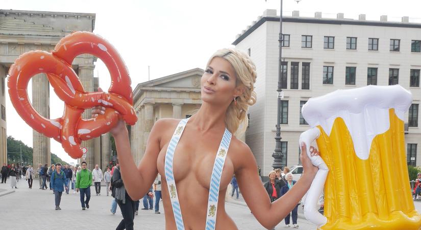 A müncheni sörünnep apropóján emlékezzünk meg arról, amikor nyolc éve Micaela meztelenül ment ki az utcára az Oktoberfestet reklámozni