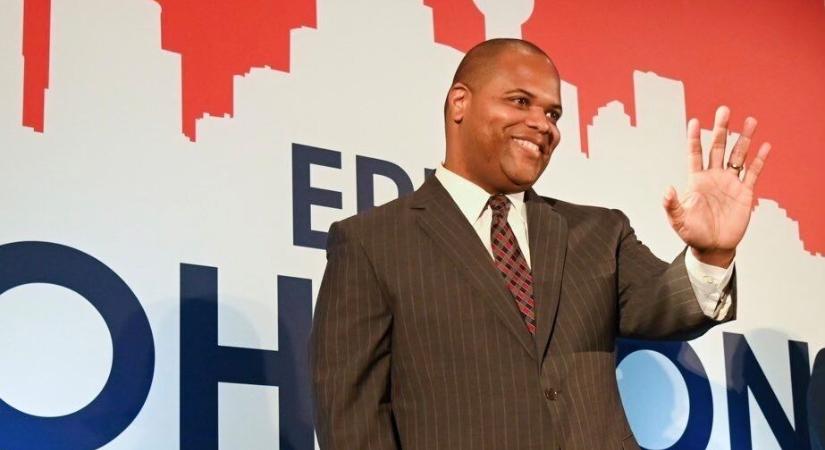 Dallas afroamerikai polgármestere a demokraták helyett a republikánusoknál folytatja