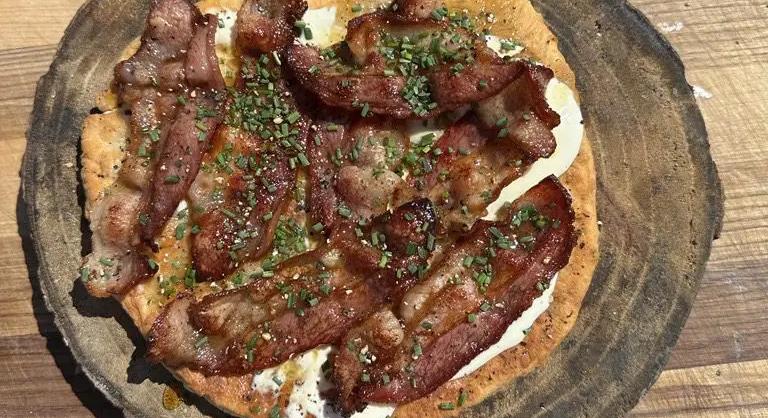 Grillezett baconös lepény egy kis édes csavarral