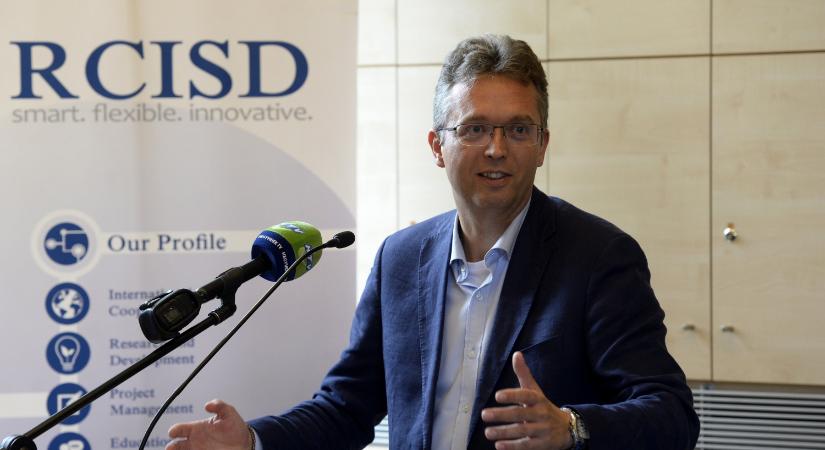 Csaknem 200 helyszínen várják a tudomány iránt érdeklődőket