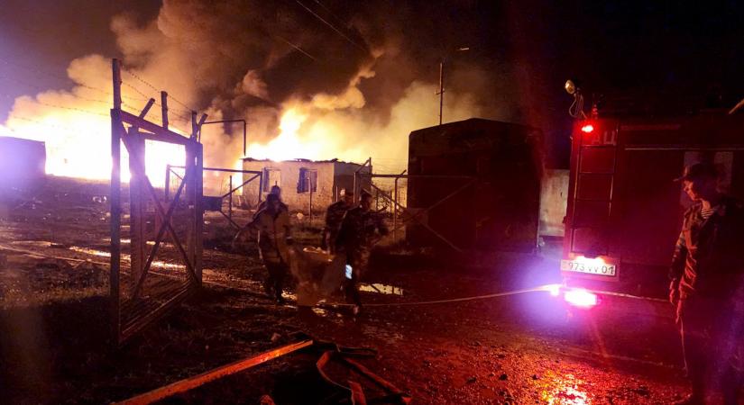 Több mint kétszázan megsérültek Hegyi-Karabahban egy üzemanyagtározónál történt robbanásban