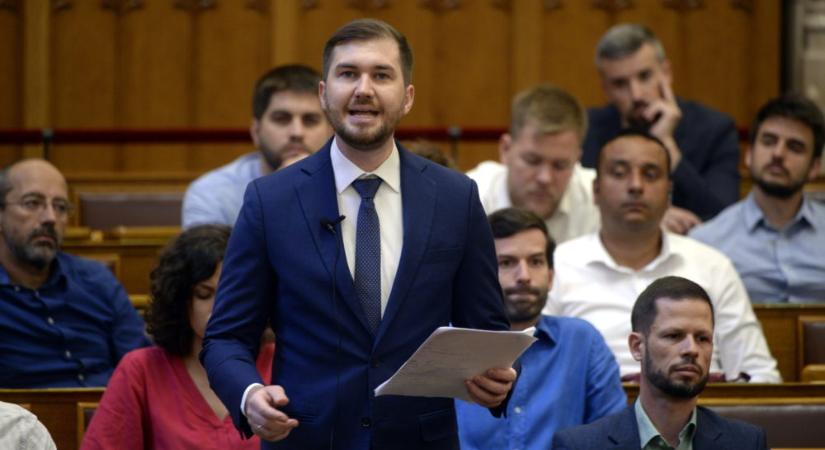 „Ezt elb*sztam!” – így értékelte saját felszólalását a momentumos Gelencsér